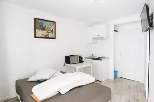 Image of Studio with air conditioning In The 15th