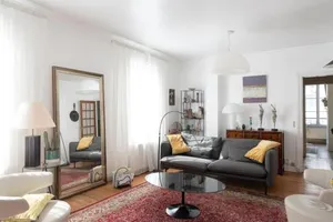 Image of Spacious apartment on the outskirts of Paris