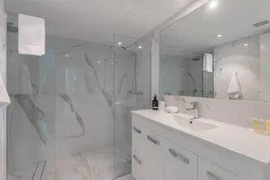 Image of Unit 15 @ Tropical Reef: 2 mins to Four Mile Beach
