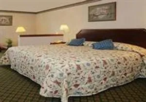 Image of Econo Lodge Inn and Suites