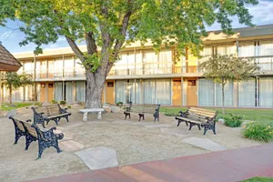 Image of Meadow Wood Courtyard
