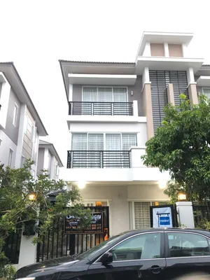 Image of Ellienett’s Spot