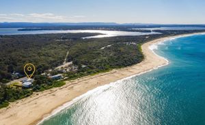 Image of 'The Sea Shell' Brand New, Direct Beach Access