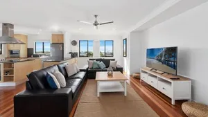 Image of Jetty Escape Townhouse - Cafes, Parks, Beach