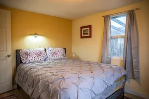Image of 2 bed 1 bath cottage home