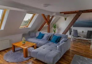 Image of Aura - LutherApartment -2 Zimmer, 2 Einzelbetten, 1 Doppelbett, große Couch, Küche, Balkon, Waschmaschine