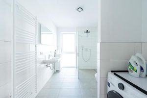 Image of Lit Living: Luxus - Box Spring - Parking - Terrace