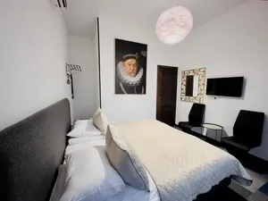 Image of Broken bed hootel