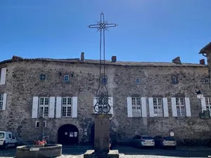 Image of Charmante Chambre à Lavaudieu pour 2, Salle d'Eau & WC - FR-1-582-508