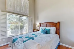 Image of Lakeside Tropical Retreat
