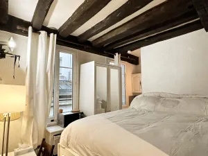 Image of Le Marais style studio in the Rue des Rossiers