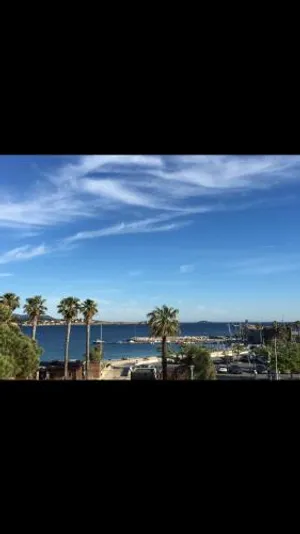 Image of Bandol, vue panoramique sur la mer, la plage, le port