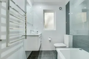 Image of Art Deco 2-Bed Close to City and Harbour
