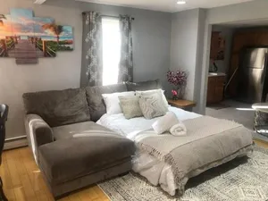 Image of Convenient Braintree Home - 3 Bedroom Sleeps 8