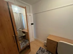 Image of Queenel Room