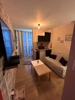 Image of Superbe studio neuf avec Balcon