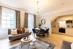 Image of Luxurious City Centre Three Bedroom Apartment