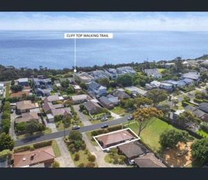 Image of 2 Bedroom Home Mornington Walking to Beach