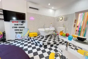 Image of La Suite PopArt - Baignoire - Lit Rond