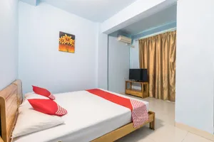 Image of OYO Huangsheng Minghu Hotel