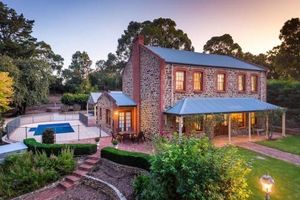 Image of Hahndorf Luxury Retreat 5 bedrooms for 12 guests