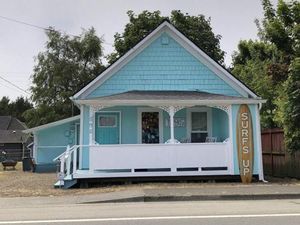 Image of Surf's Up - Adorable cottage in town