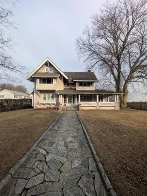 Image of Charming Colonial for Events and Getaways!