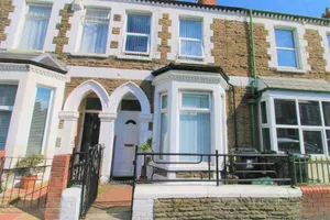 Image of Three Bedroom Townhouse - Free Local Parking - by Property Promise