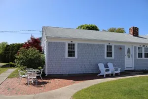 Image of Seaside Serenity, just a block /0.1 mile away from the beach