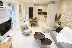 Image of EXIGEHOME - Ici habita Voltaire-Maison en plein centre-ville