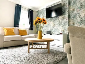 Image of Stylish Village Townhouse w/ Parking – Near Leeds & York
