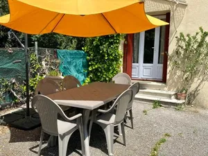 Image of Appartement F3 de 60 m² au rez de chaussée d'une villa