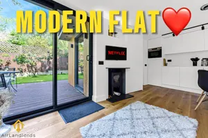 Image of Charming Modern Chic Pad Summer House