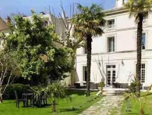Image of A Propos- Suites et chambres