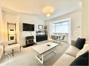 Image of Stylish 3-Bedroom Garden Home, AC, Contractors and Families