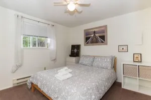 Image of Contemporary, marine 2bd/1ba Apartment C in Kent