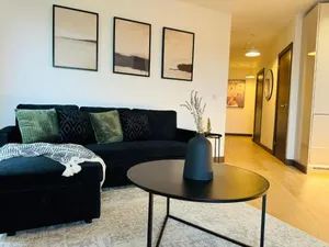 Image of Superb Apartment In Maidstone With Balcony View - Private Parking