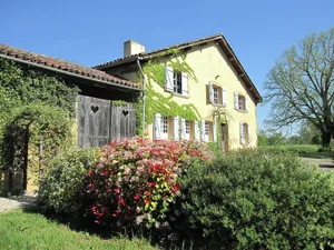 Image of A spacious and beautifully restored rural farmhouse with private pool