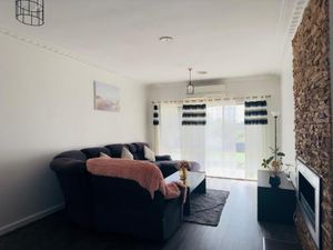 Image of 3 BR villa in Werribee near to Werribee CBD