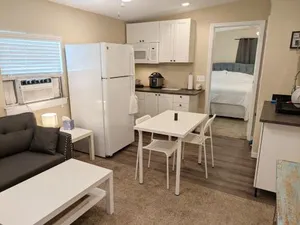 Image of Private Entrance 1 Bd Guest Suite in Cypress Gardens near Legoland