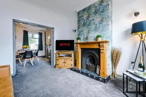 Image of Spacious 4-Bed House in Crewe by 53 Degrees Property, Long-term discounts, Ideal for Contractors - FREE Parking - Sleeps 8