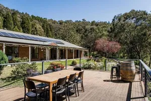 Image of 'Omaroo' Homestead Escape amongst Rolling Hills