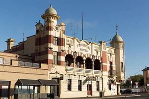 Image of Retro Riverside Redan, Ballarat