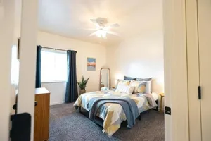 Image of Peaceful Townhome Enclosed Garage Fast Wifi