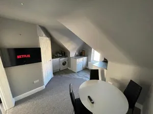 Image of Luton Short Term Lets - Cardiff Road