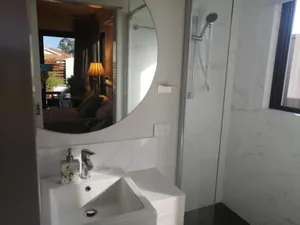 Image of Private & Cosy! Master Bedroom in Perth with Garden View