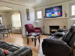 Image of 2 BR Apt near Great Lakes Naval Base and 6 Flags