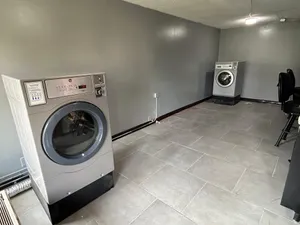 Image of HomeTowne Studios by Red Roof Montgomery - Midtown