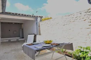 Image of Dans le centre village de Sainte Marie de Ré, charmante location entièrement rénovée
