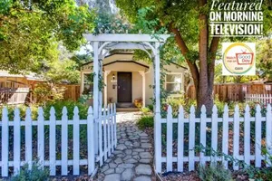 Image of Smart Eclectic ART HOUSE near the beat